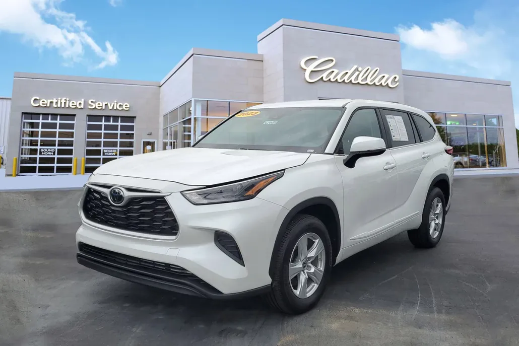 2023 Toyota Highlander L photo 1