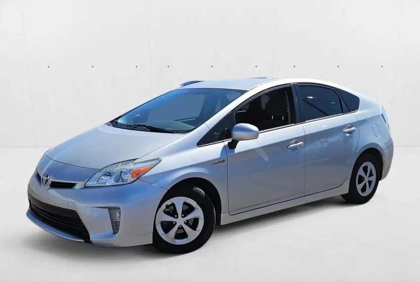 2015 Toyota Prius Two photo 1