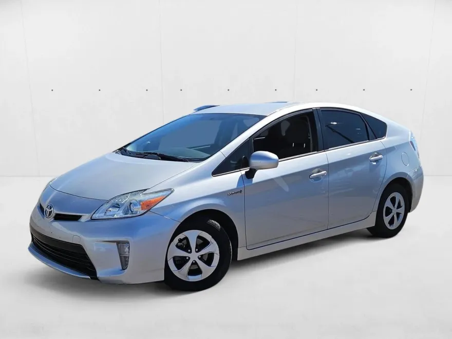 2015 Toyota Prius Two photo 1