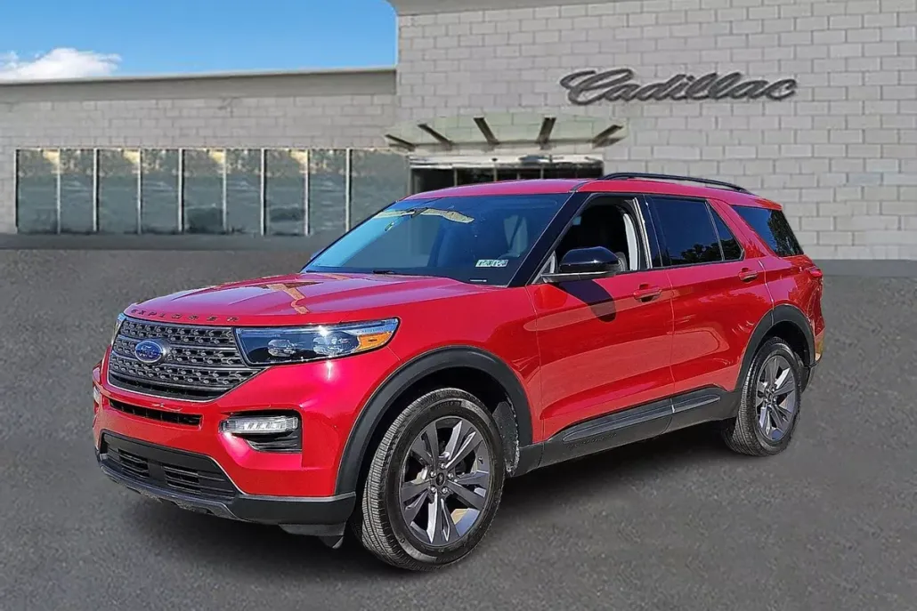 2022 Ford Explorer XLT photo 1