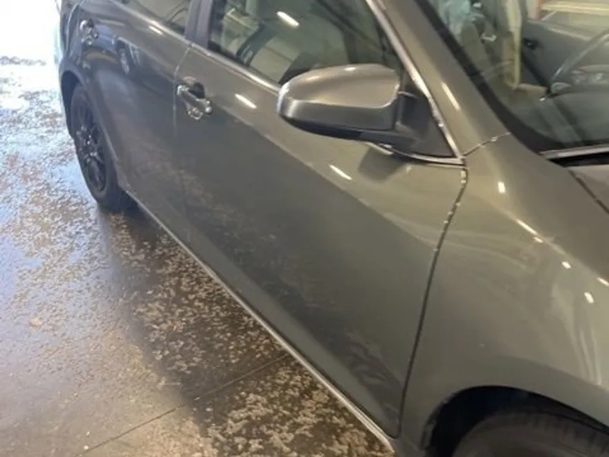 2013 Toyota Camry L photo 1