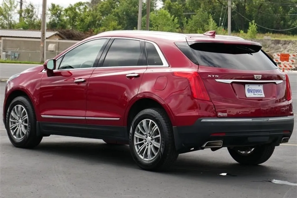2019 Cadillac XT5 Luxury photo 1