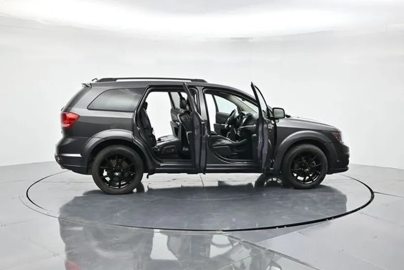 2016 Dodge Journey R/T photo 1