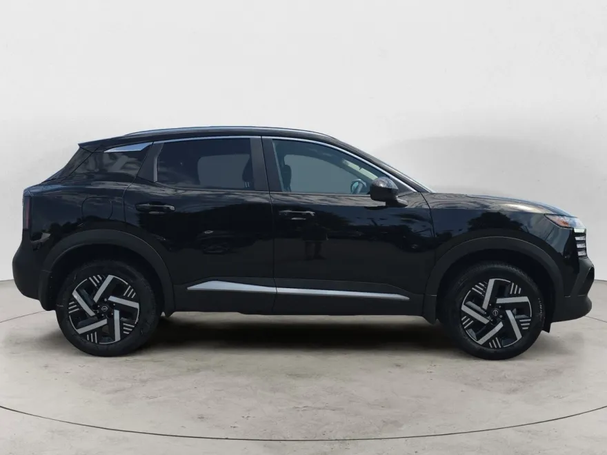 2026 Nissan Kicks SV photo 1