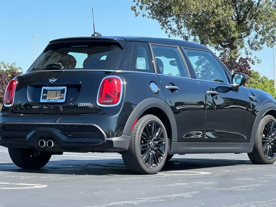 2024 Mini Cooper 4 Door Hardtop S photo 1