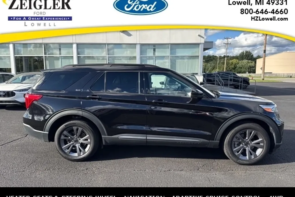 2023 Ford Explorer XLT photo 1