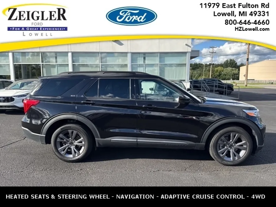 2023 Ford Explorer XLT photo 1