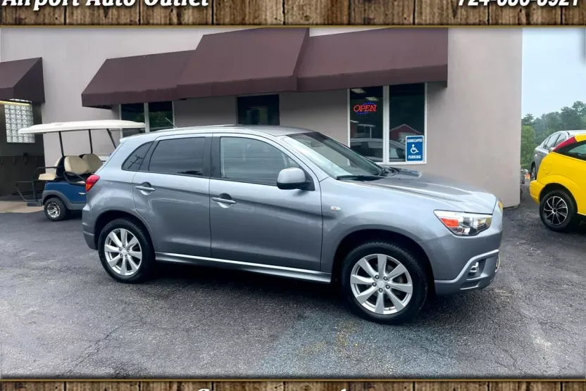 2012 Mitsubishi Outlander Sport SE photo 1