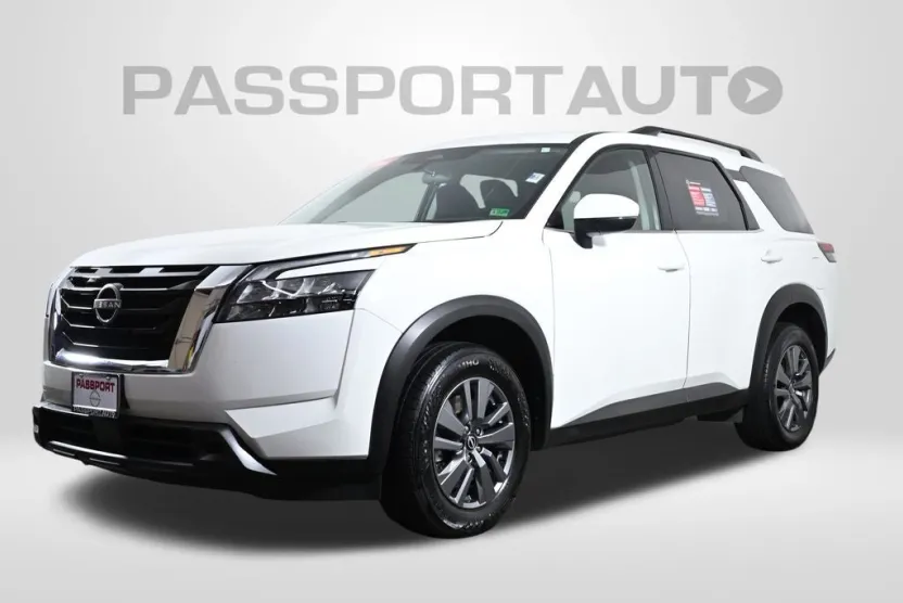 2025 Nissan Pathfinder SV photo 1