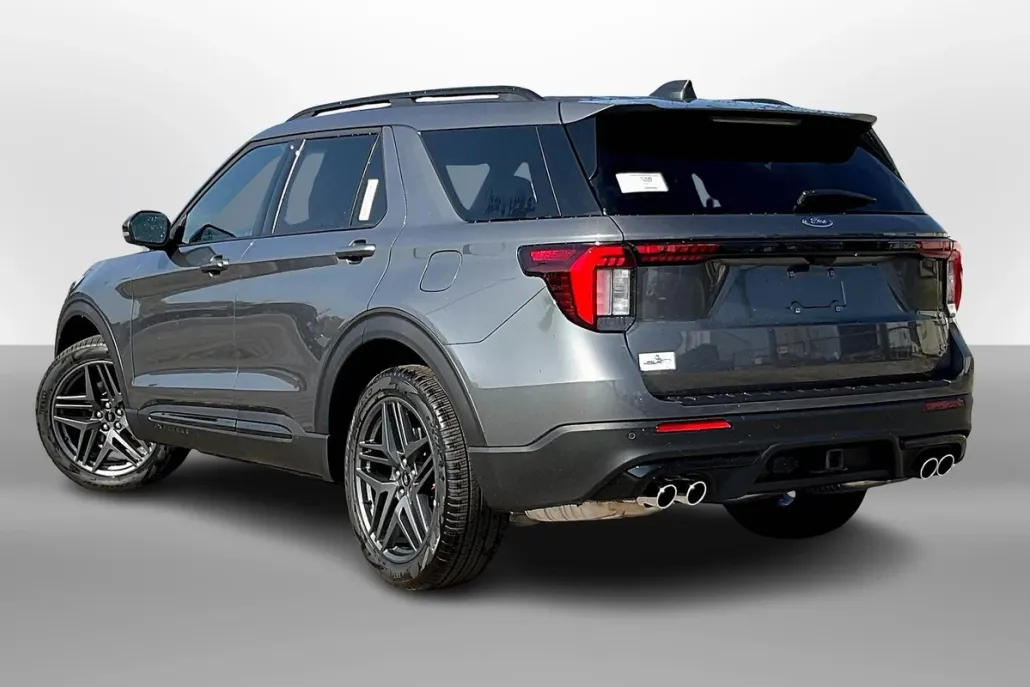 2025 Ford Explorer ST photo 1
