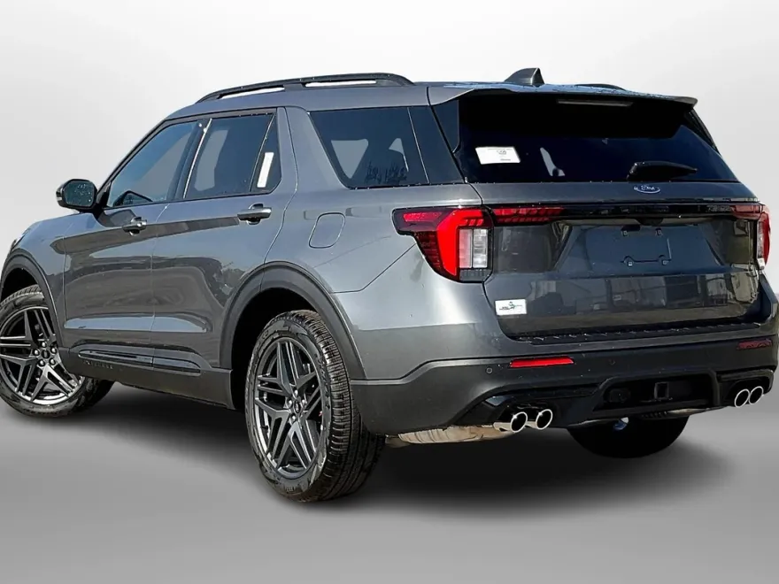 2025 Ford Explorer ST photo 1