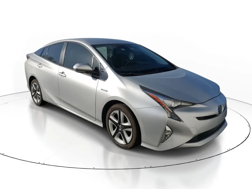 2016 Toyota Prius Four Touring photo 1