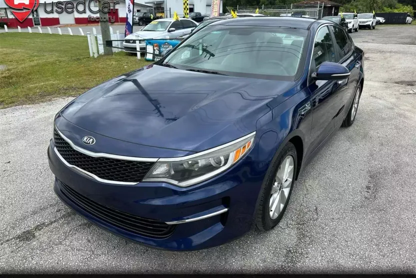 2016 Kia Optima LX photo 1