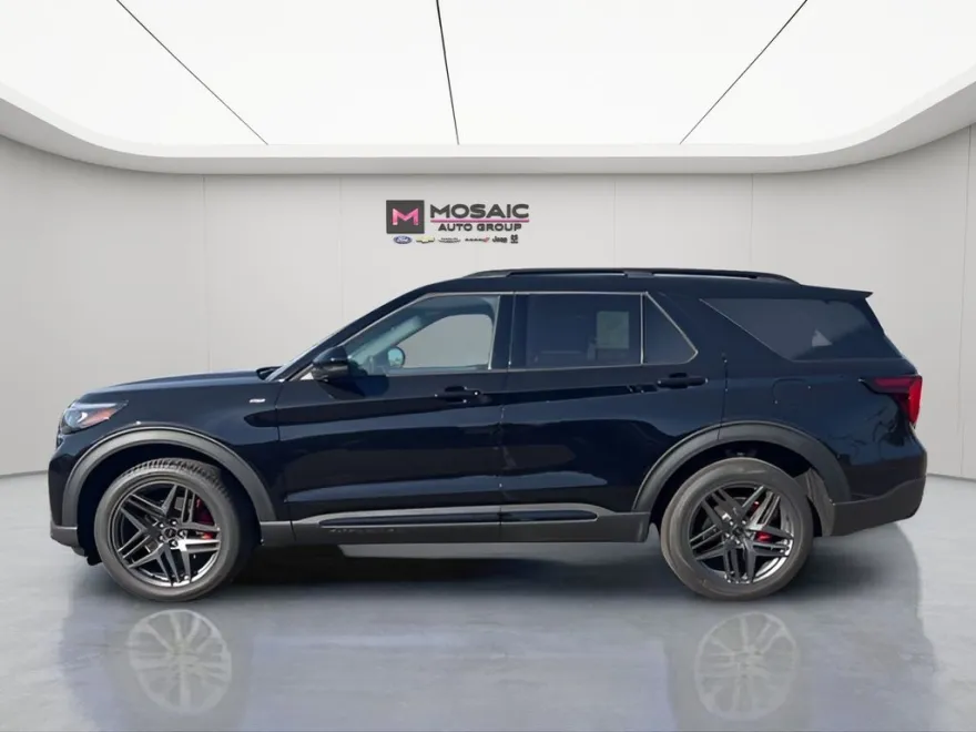 2025 Ford Explorer ST-Line photo 1