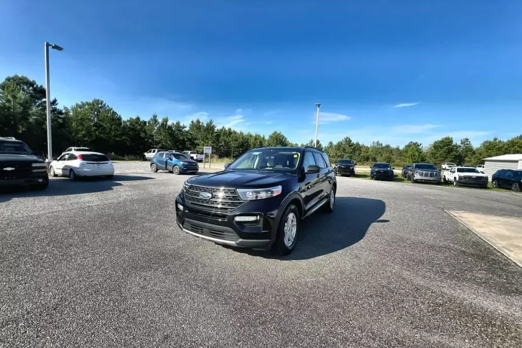 2024 Ford Explorer XLT photo 1