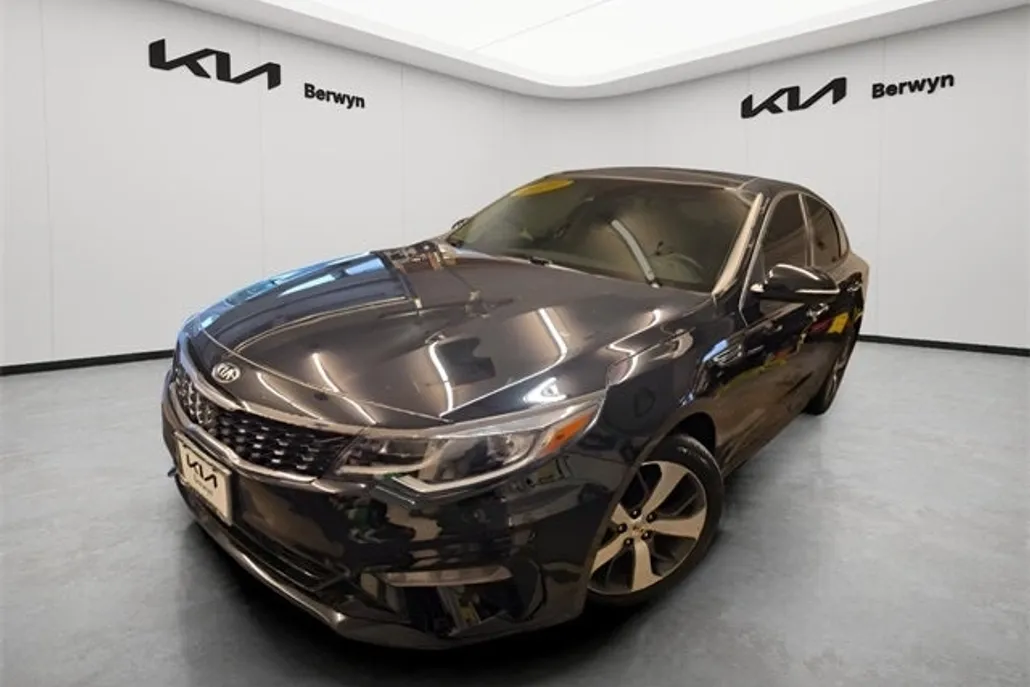 2020 Kia Optima S photo 1