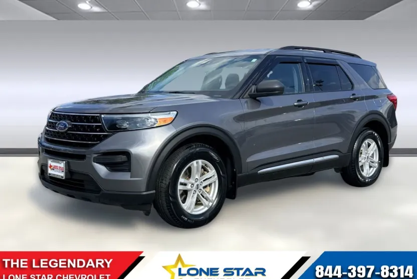 2021 Ford Explorer XLT photo 1