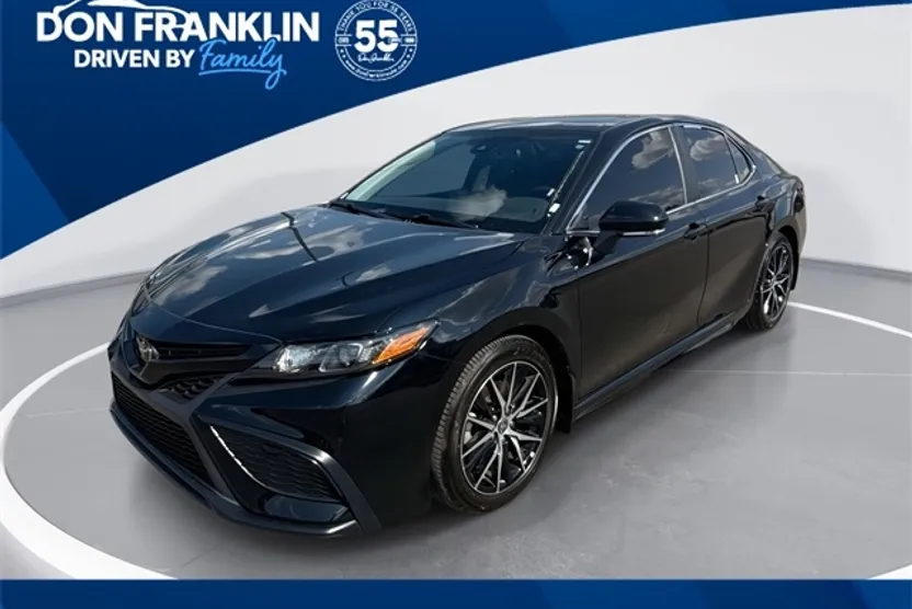 2023 Toyota Camry SE photo 1