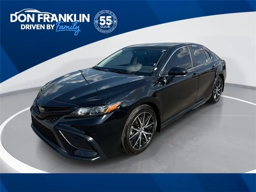 2023 Toyota Camry SE photo 1
