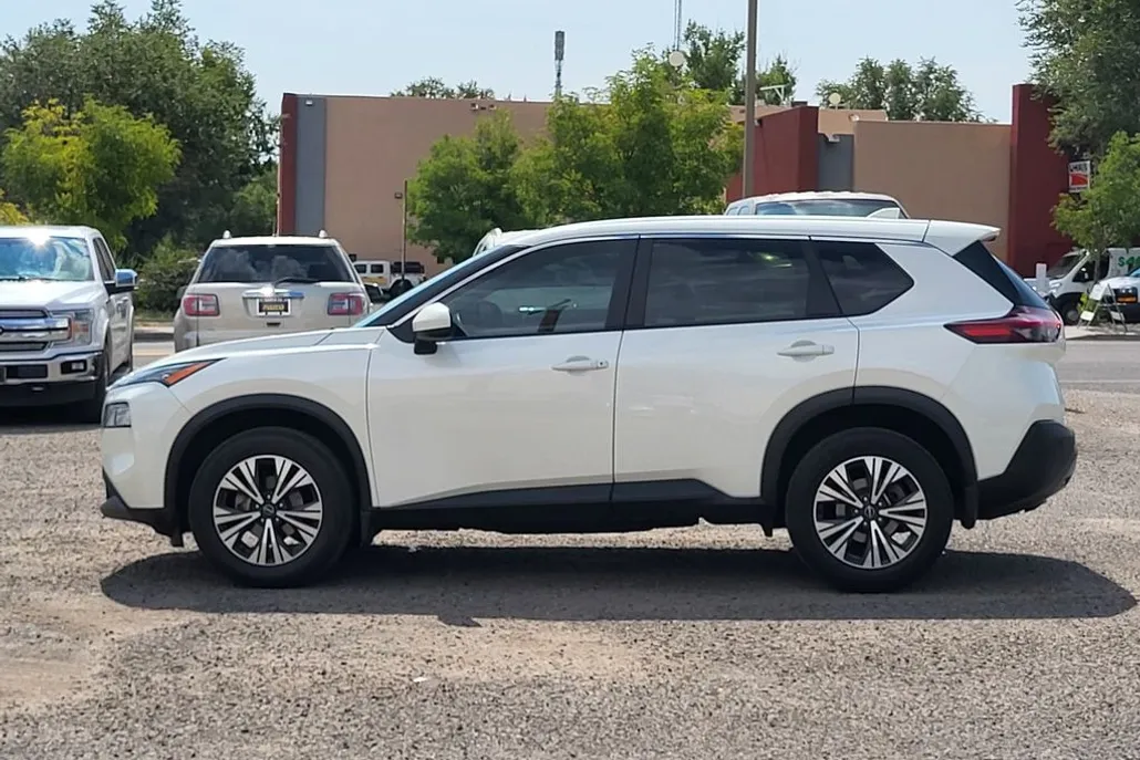 2023 Nissan Rogue SV photo 1