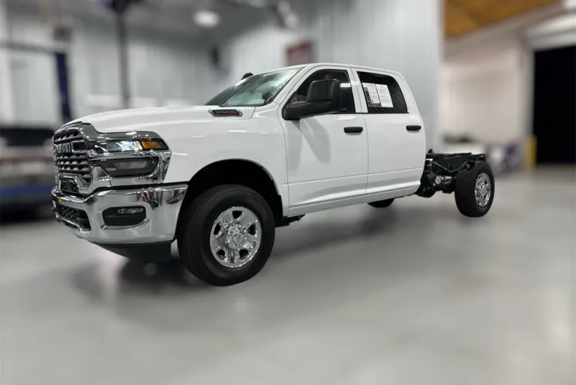 2025 Ram 3500 Tradesman photo 1