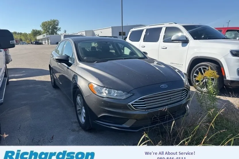 2018 Ford Fusion SE photo 1