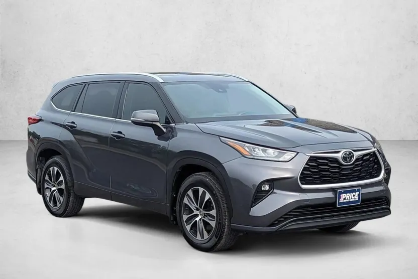 2020 Toyota Highlander XLE photo 1