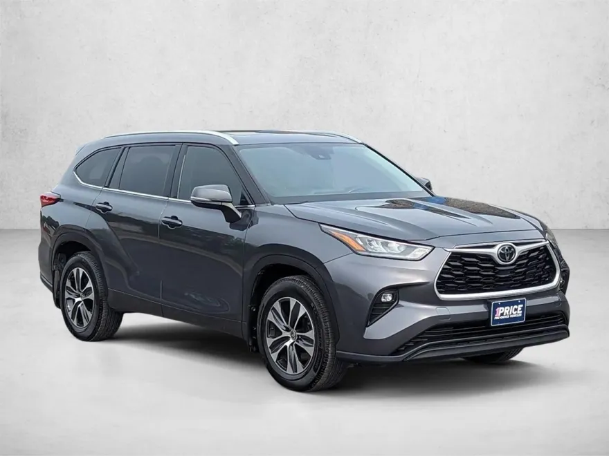 2020 Toyota Highlander XLE photo 1