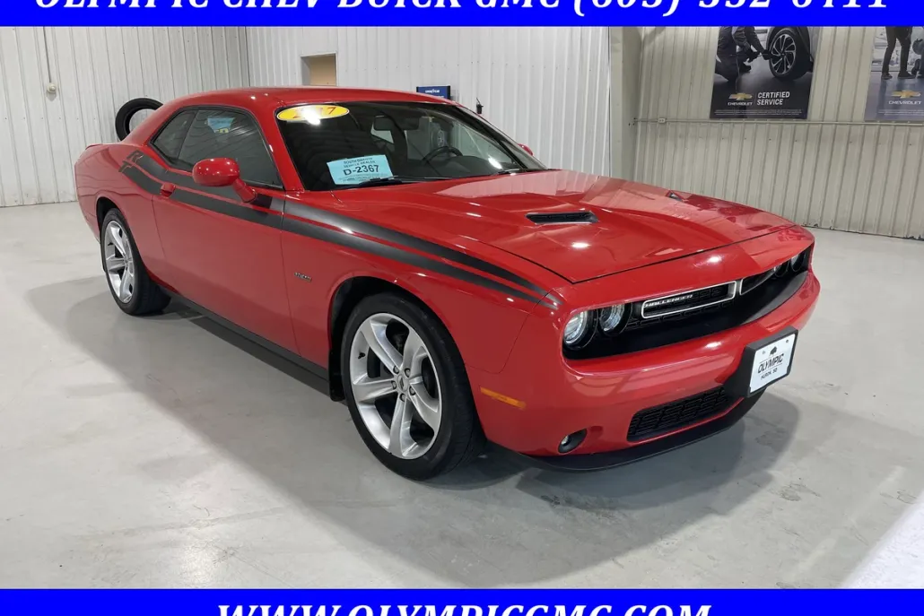 2017 Dodge Challenger R/T photo 1