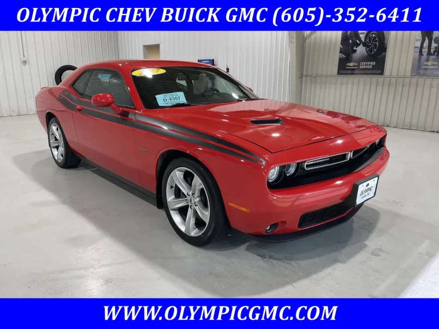 2017 Dodge Challenger R/T photo 1