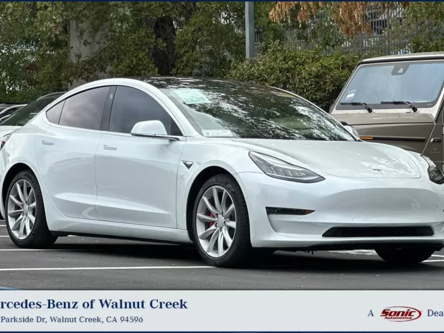 2019 Tesla Model 3 Long Range photo 1