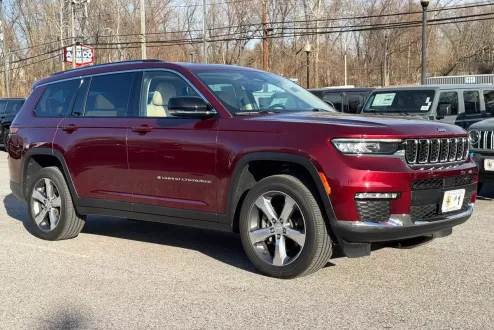 2021 Jeep Grand Cherokee L photo 3