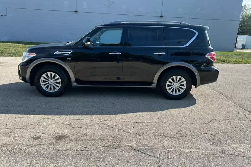 2017 Nissan Armada Platinum photo 1