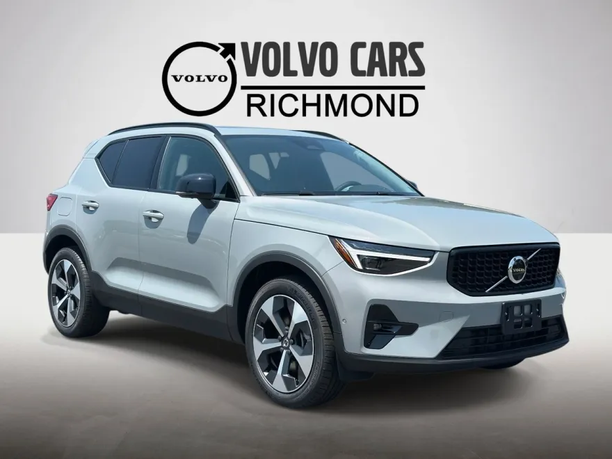 2026 Volvo XC40 Plus photo 1