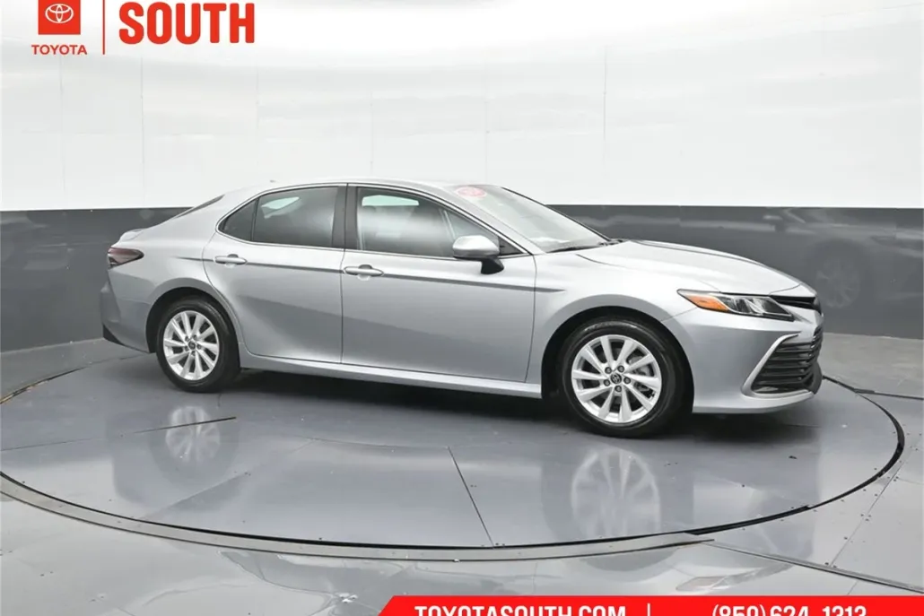 2024 Toyota Camry LE photo 1