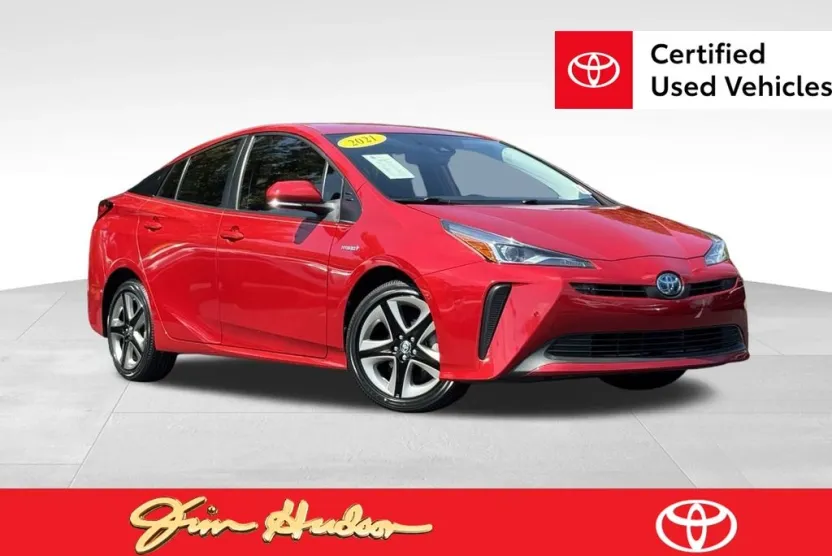 2021 Toyota Prius XLE photo 1