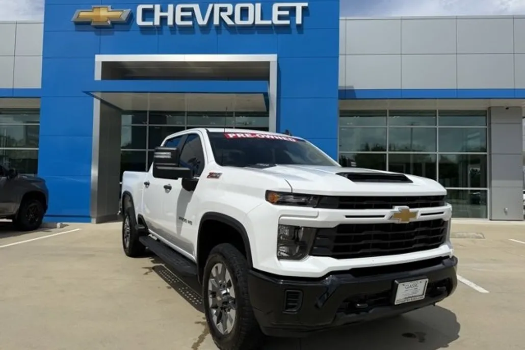 2024 Chevrolet Silverado 2500HD Custom photo 1