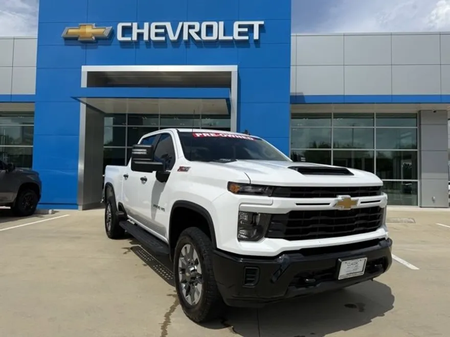 2024 Chevrolet Silverado 2500HD Custom photo 1