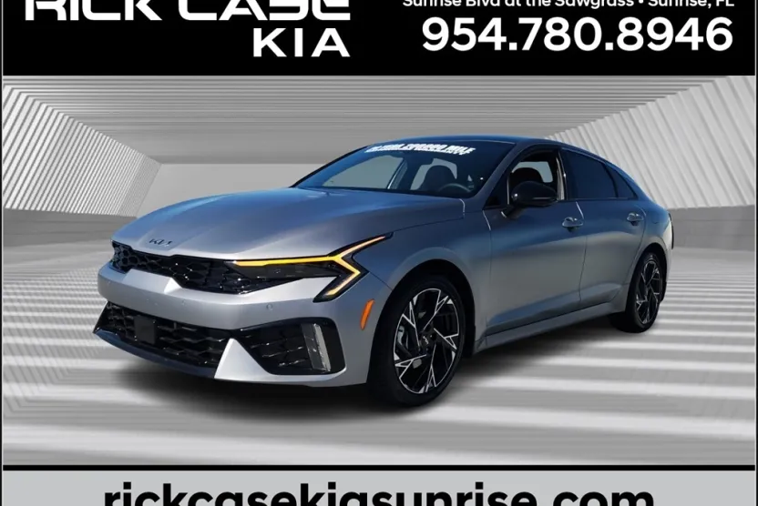 2025 Kia K5 GT-Line photo 1