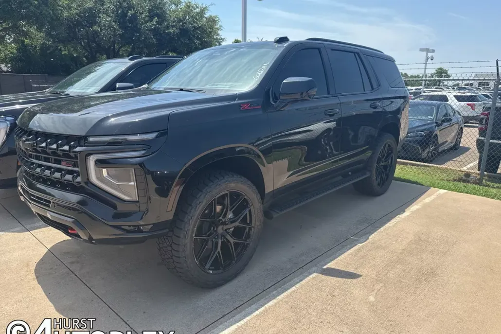 2025 Chevrolet Tahoe Z71 photo 1