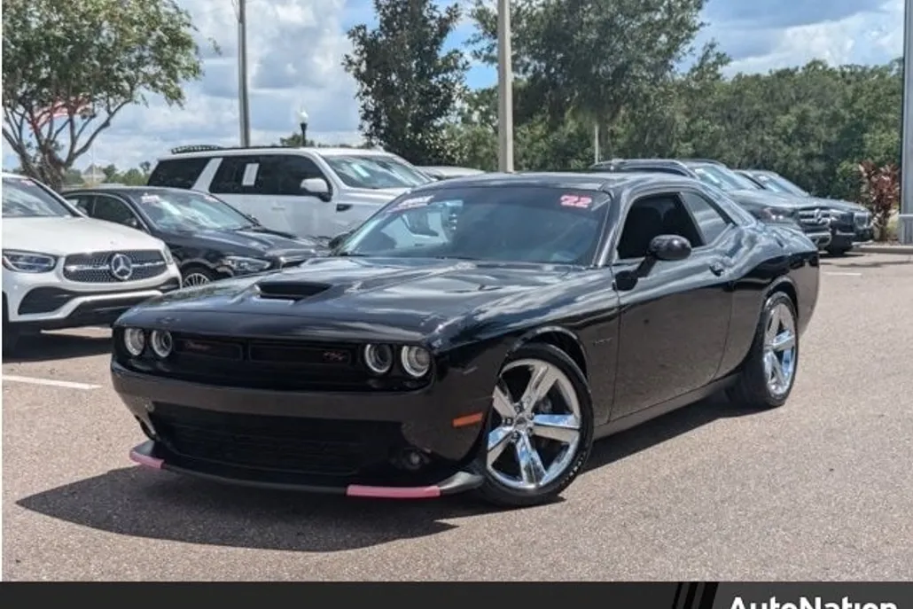 2022 Dodge Challenger R/T photo 1