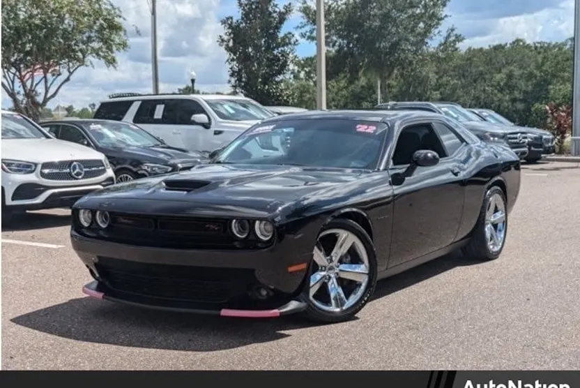 2022 Dodge Challenger R/T photo 1