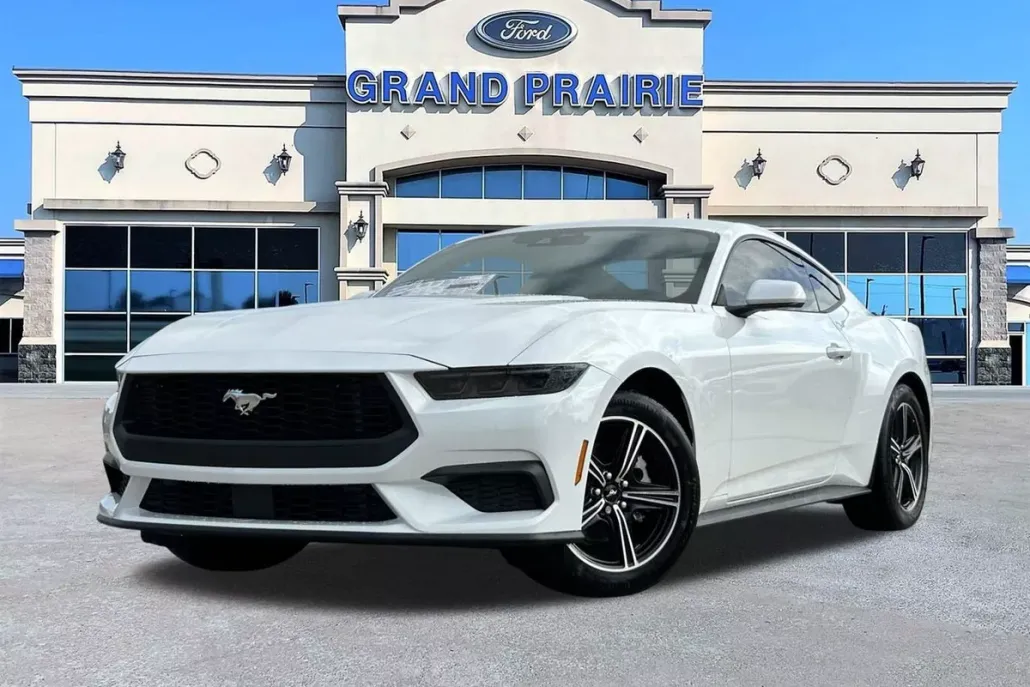 2025 Ford Mustang EcoBoost photo 1