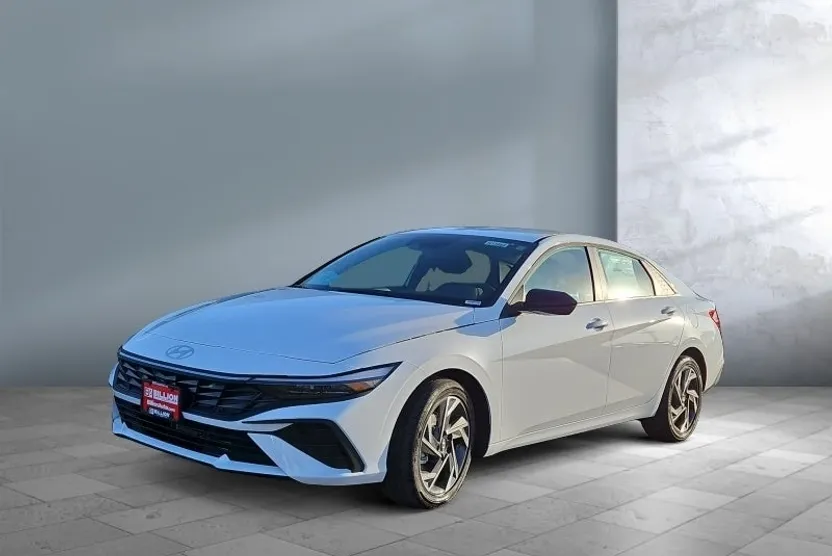 2025 Hyundai Elantra Hybrid photo 1
