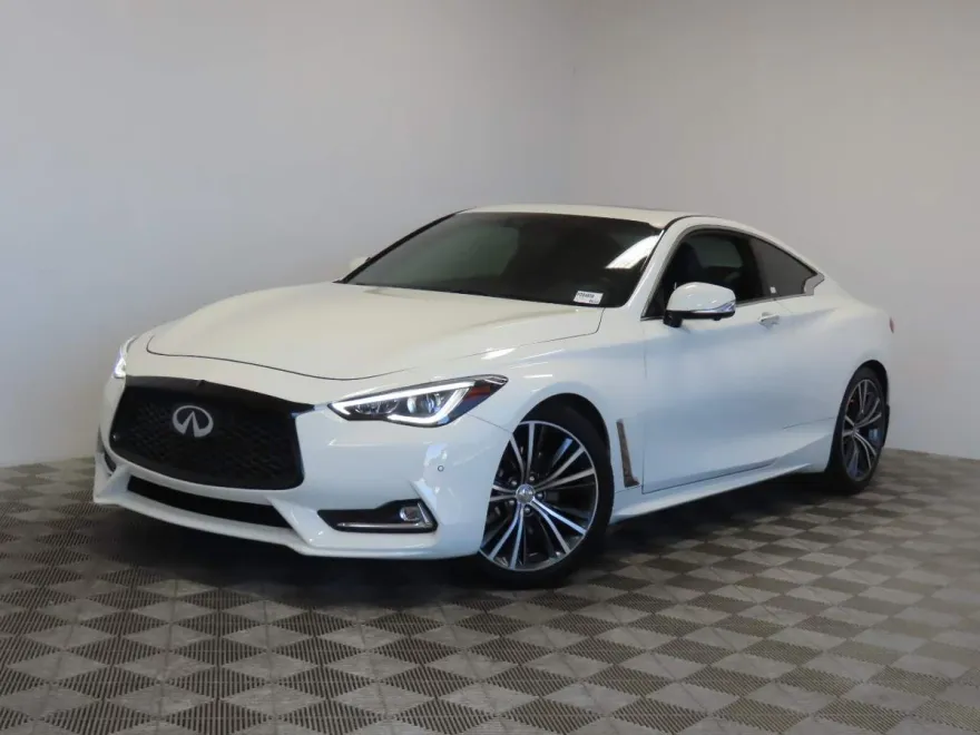 2018 Infiniti Q60 3.0t Luxe photo 1