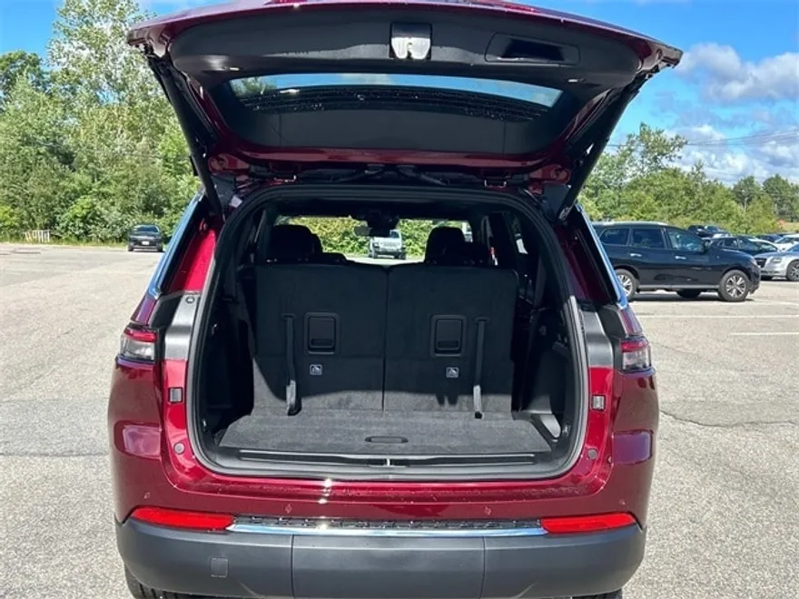 2025 Jeep Grand Cherokee Limited photo 1