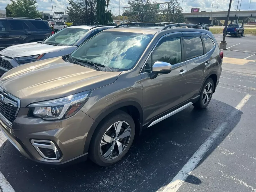 2019 Subaru Forester Touring photo 1