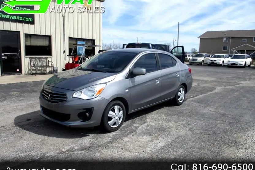 2017 Mitsubishi Mirage G4 SE photo 1