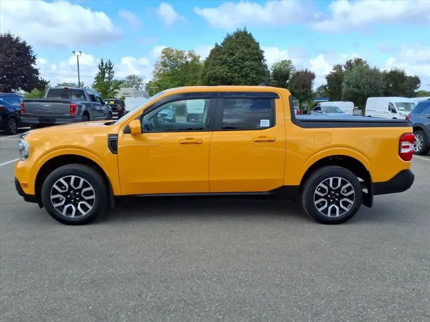 2022 Ford Maverick Lariat photo 1
