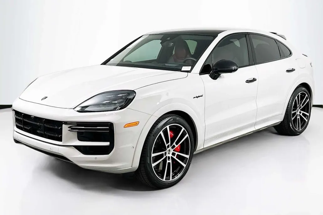 2025 Porsche Cayenne Turbo E-Hybrid Coupe photo 1